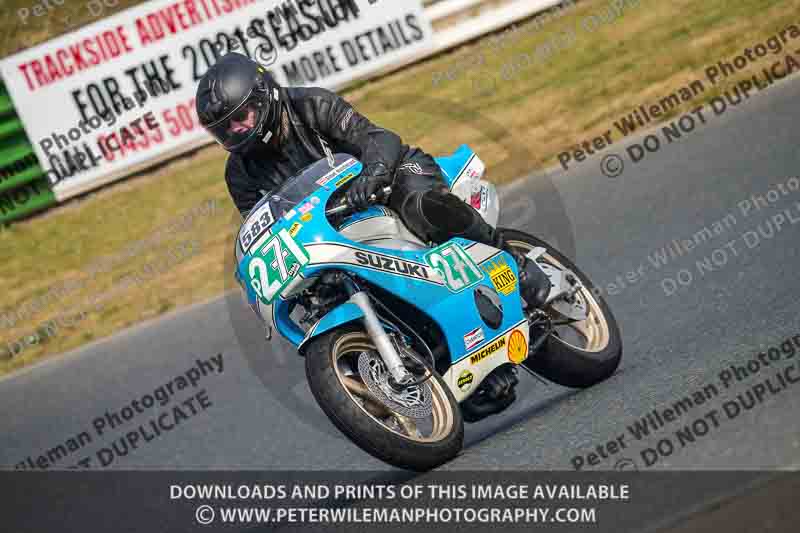 Vintage motorcycle club;eventdigitalimages;mallory park;mallory park trackday photographs;no limits trackdays;peter wileman photography;trackday digital images;trackday photos;vmcc festival 1000 bikes photographs